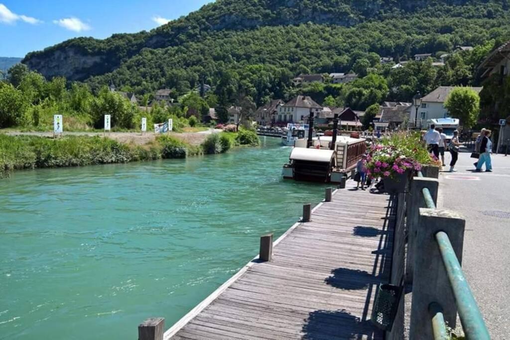 Le Portougais, Chalet A Chanaz, La Petite Venise Savoyarde 外观 照片