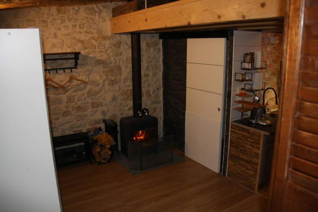 Le Portougais, Chalet A Chanaz, La Petite Venise Savoyarde 外观 照片